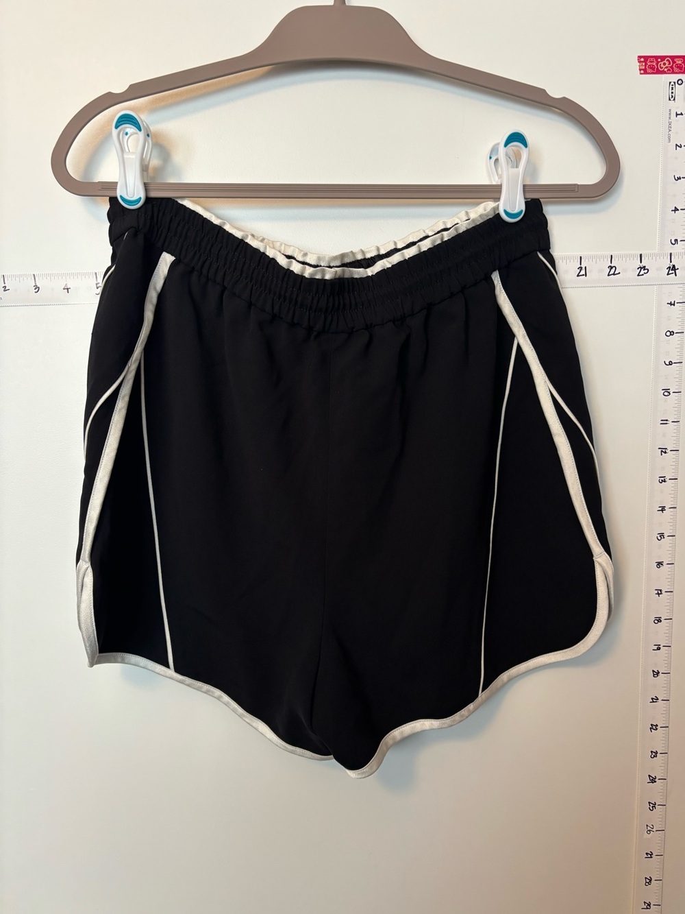 Babaton Aritzia Women’s Black Shorts with White Trim - Athletic Casual size L.